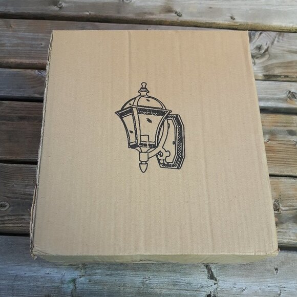 Outdoor Bulb Wall Lamp New in Box Porch Light Fixture - Picture 1 of 4